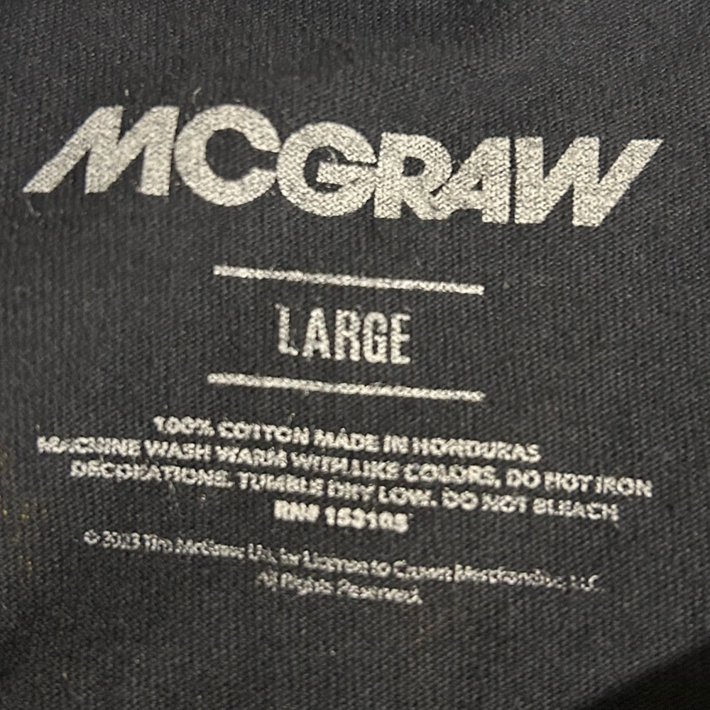 Tim McGraw unisex size large black concert t-shirt. - Picture 5 of 5
